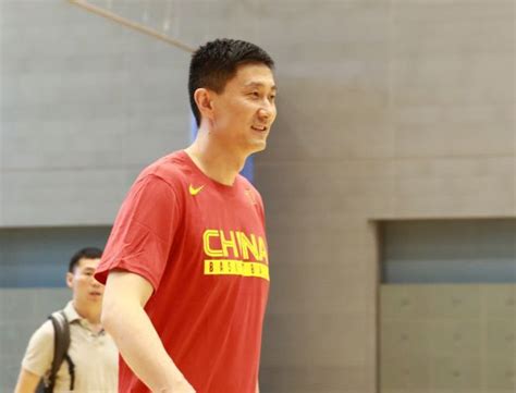 中国篮协拟聘任李楠担任中国男篮主教练，杜锋回归广东队_新体育网