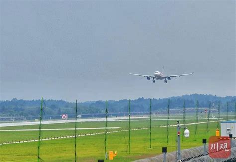 再迎民航客机 天府机场开启第二阶段试飞 - 封面新闻