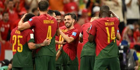 世预赛-葡萄牙5-0卢森堡 C罗帽子戏法B费传射_PP视频体育频道