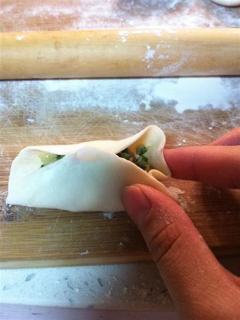 【好吃又简单的饺子（附包饺子手法）的做法步骤图】suvei_下厨房