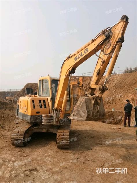 中国海菲特重工对小型挖掘机的改进，展望未来小挖机市场发展-小型挖掘机厂家
