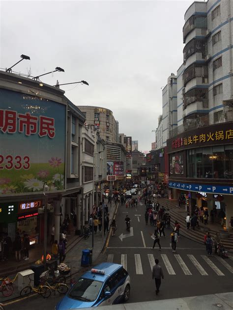 深圳东门老街成“网红一条街”，罗湖区想借助直播促进消费_手机新浪网