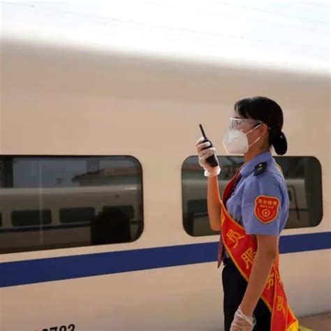 最新消息！坐火车不再查验核酸证明（进京除外）|旅客|火车|绿码_新浪新闻