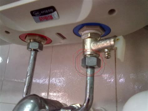 热水器漏水能修吗 热水器漏水原因及解决方法 - 装修保障网