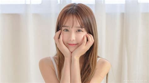 SNH48-徐子轩晒出写真照化身“鬼魅妖姬”，95后小女神超妩媚