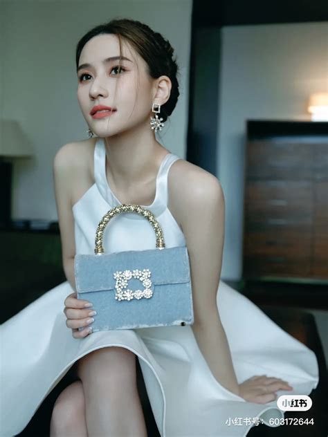 何美婷图片