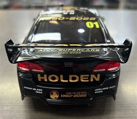 334442 HOLDEN END OF AN ERA SPECIAL EDITION VF COMMODORE 1:18 SCALE ...