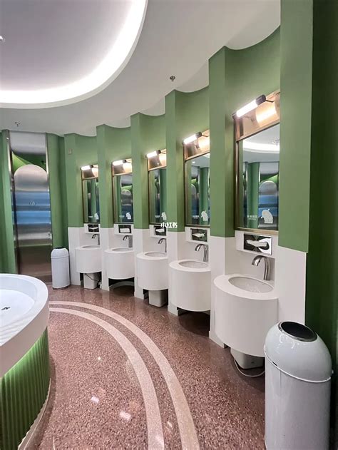 长沙商场连厕所都这么有设计感了？！