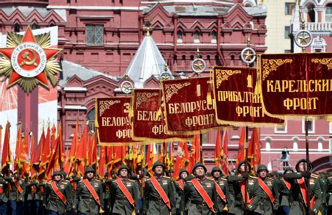 1945年5月9日苏联红军取得柏林战役的胜利，乌拉……|苏联红军|乌拉|战役_新浪新闻