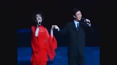 费玉清和蔡琴同台演唱《当我们小的时候》两大实力中音，宛如天籁