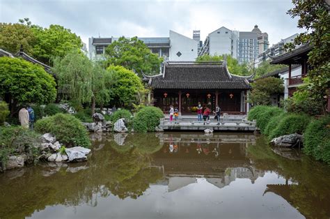 颐和园现存最完整的皇家园林，中国四大名园之一！是一座大型天然山水园，被誉为皇家_摄影社区_易车社区