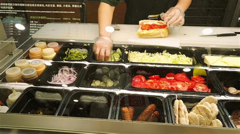 跨国快餐连锁店赛百味Subway更换新标志-全力设计
