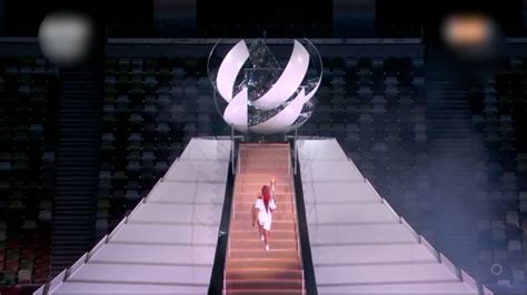 东京奥运会圣火采集仪式现场 最高女祭司成功点燃圣火盆