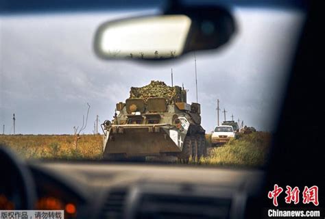 俄军队迫近乌克兰，军车涂字母“Z”，特殊含义引起外界恐慌猜测|乌克兰|俄罗斯_新浪新闻