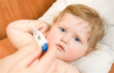 孩子发烧时，退烧针能快速退烧，但医生为什么都不建议打？ | 说明书网