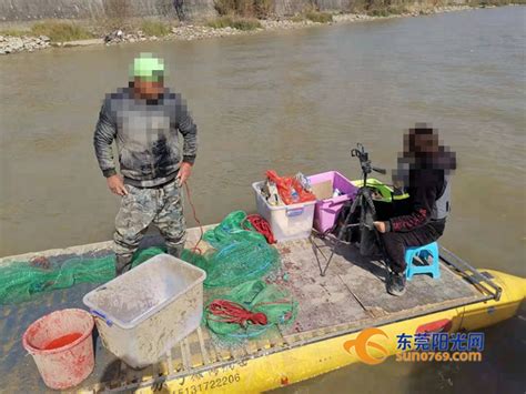 两人驾充气筏直播捕鱼，被东莞海事部门劝离_东莞阳光网