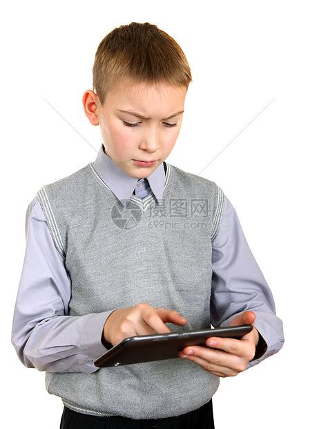 在平板上玩耍的孩子 pc通讯笔记本女性神童学习展示沙发电脑技术互联网高清图片下载-正版图片321686214-摄图网