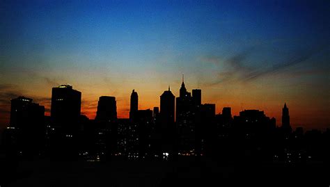 纽约“大停电”42周年，变压器起火致曼哈顿断电交通瘫痪|界面新闻 · 天下