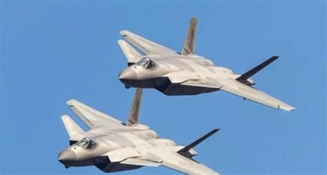 歼-20真实的战斗力如何？战力超F-22，装备数量多一倍|信息化|战机|战力_新浪新闻