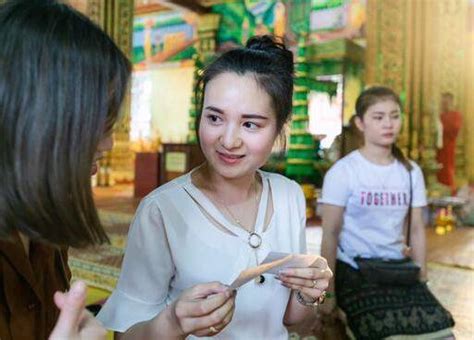 老挝姑娘热情又漂亮，中国游客坦言：遇见老挝美女一定要大胆 - 360娱乐，你开心就好