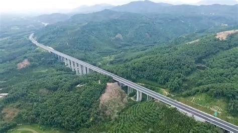 G327改建工程上跨日兰高速分离立交完成桥面铺装 济宁头条 - 本地头条 - 新闻频道 - 济宁信息港