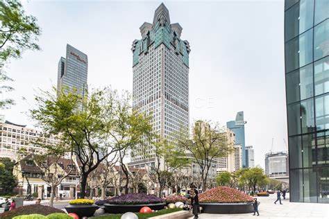 新上海城市广场写字楼出租-九三办公室租赁