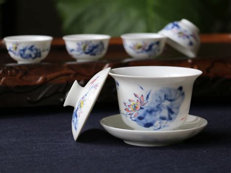 釉中彩百合茶叶罐 - 京德贵和祥|京德瓷业有限公司