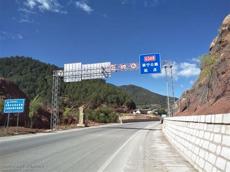 青海省国道沿途风景高清图片下载-正版图片501572928-摄图网