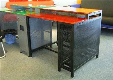 网吧专用桌椅装修设计图片_装信通网效果图