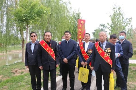宁晋县劳动公园开园，苏瑞广代表劳模发言