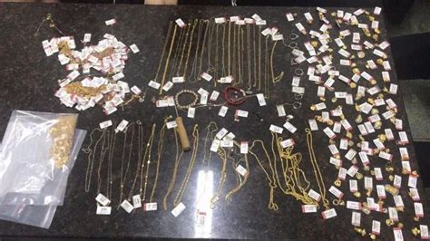 贵州一珠宝店被盗“200万首饰”，盗贼竟然是……_张万福珠宝-站酷ZCOOL