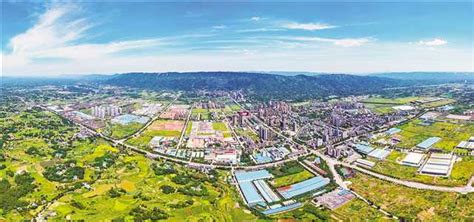 卫星上看重庆双桥经开区：城镇和龙水镇差不多，有“车城”之称_大足县