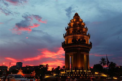 2022独立纪念碑游玩攻略,是纪念柬埔寨独立，黄昏的时...【去哪儿攻略】