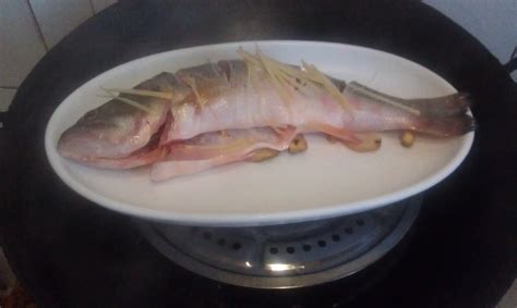这才是清蒸鲈鱼的正确做法，肉质鲜嫩无腥味，做法简单，步骤详细_腾讯视频