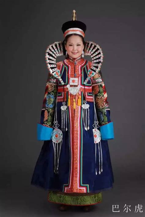 蒙古族穿蒙古袍的讲究,蒙古族结婚穿的蒙古袍_大山谷图库