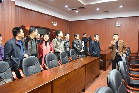 襄阳市政协十二活动组到襄阳市中级法院调研
