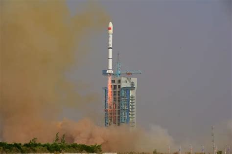 中国最新卫士2D火箭炮射程可达400公里(组图)-资讯-CK365测控网_CK365测控网-测控技术与仪器仪表、数据采集领域专业交流平台！