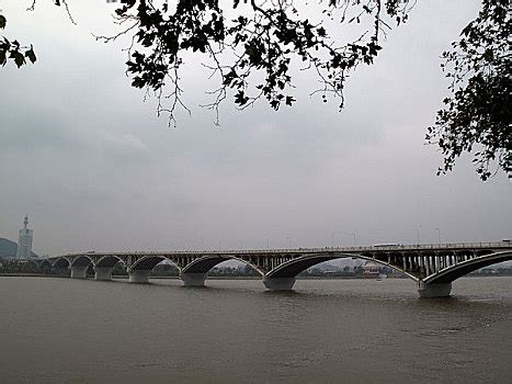 问路湘江 ——湖南路桥第四次承建湘江长沙段大桥主桥 - 改革发展 - 国企频道 - 华声在线