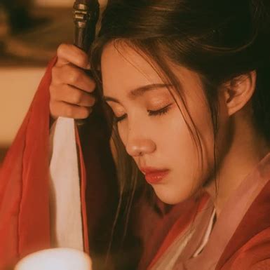qq头像女生古风喝酒霸气图片