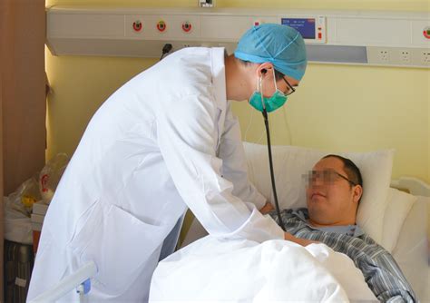 37岁小伙心脏血管堵塞、硬得像石头，上海医生微创介入救心“一招”通