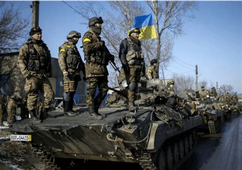 乌克兰军队来势汹汹，让俄罗斯武装撤出顿巴斯，这是谁给的勇气？|乌克兰|顿巴斯|俄罗斯_新浪新闻