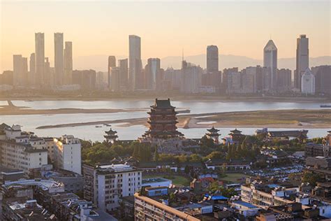 江西省省会南昌市，2018年GDP将继续超过5000亿元，增速明显加快_城市