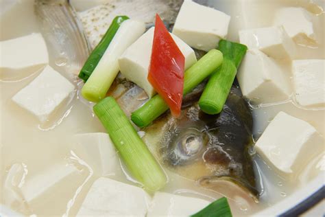 鲫鱼豆腐汤的做法【步骤图】_菜谱_美食杰