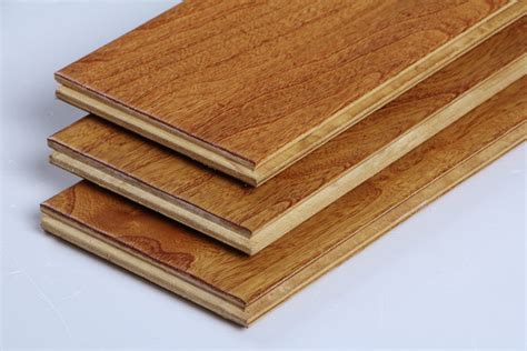 强化地板与超耐磨多层实木地板有哪些区别