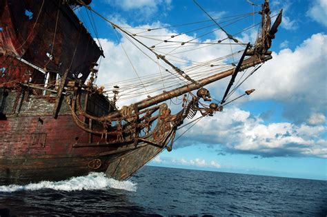 十大著名海盗船，加勒比海盗船排名 - 千梦