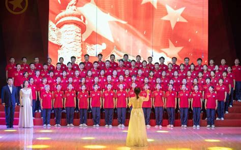 献礼新中国成立70周年 我校举办“我和我的祖国”师生大合唱比赛