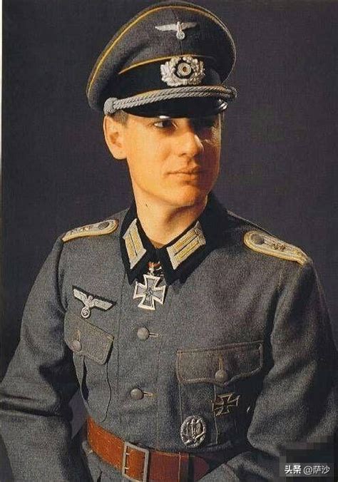 号称二战最帅的德国军装是谁设计的？是希特勒？萨沙问答第197集|德军|希特勒|德国_新浪新闻