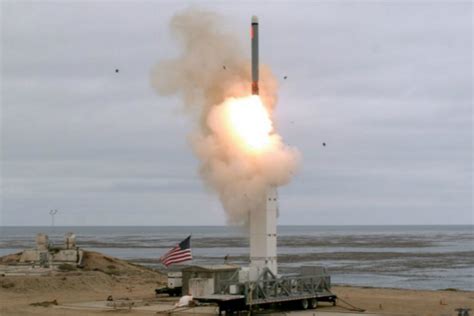 退出《中导条约》后 美国试射了一枚巡航导弹_凤凰网