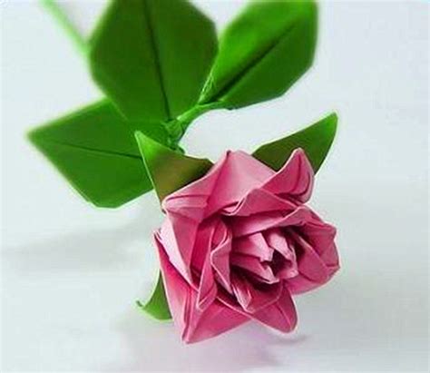 怎么折玫瑰花图解步骤 手工折纸玫瑰花的做法_爱折纸网