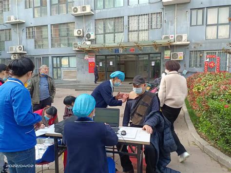 新东苑社区扎实推进60周岁以上老年人群新冠疫苗首针接种工作 - 斜塘街道